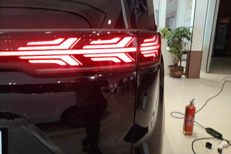 Used Denza D9 2022 DM-i 1040 Prestige Model Right Rear Taillight