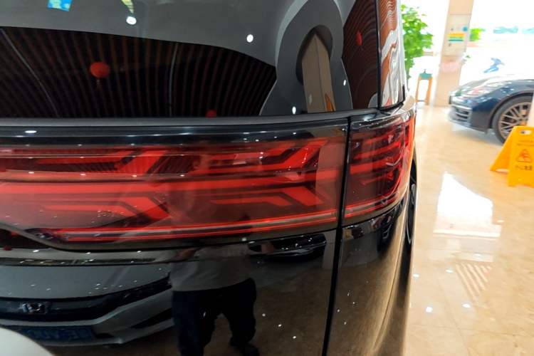 Used Denza D9 2022 DM-i 1040 Prestige Model Right Rear Taillight