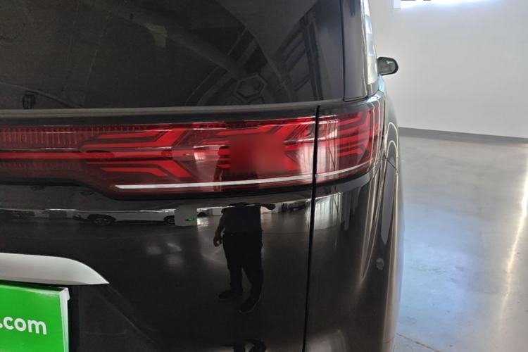 Used Denza D9 2022 DM-i 970 Four-Wheel Drive Flagship Model Right Rear Taillight
