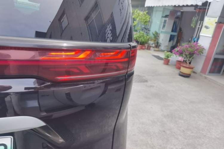 Used Denza D9 2022 DM-i 1040 Prestige Model Right Rear Taillight