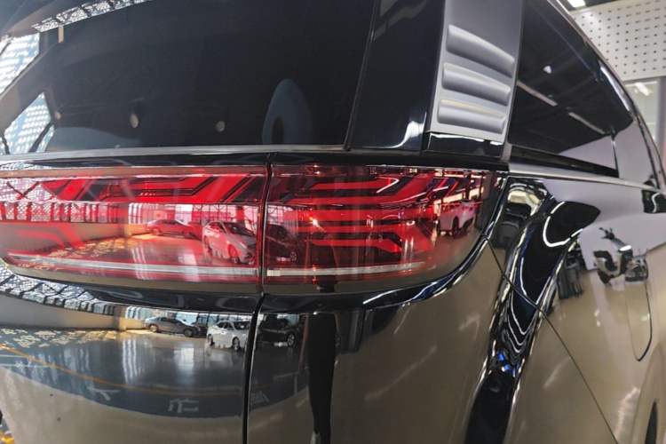 Used Denza D9 2022 DM-i 1040 Prestige Model Right Rear Taillight