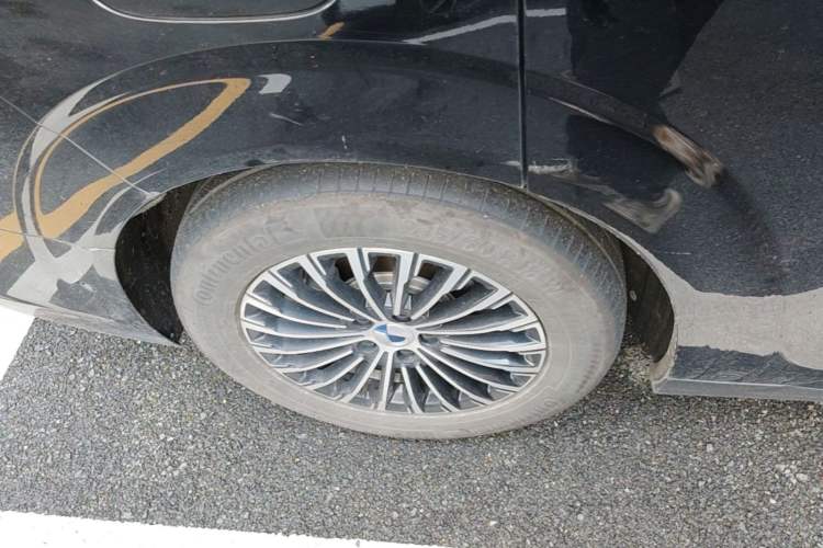 Used Denza D9 2022 DM-i 970 Four-Wheel Drive Flagship Model Right Rear Wheel Hub