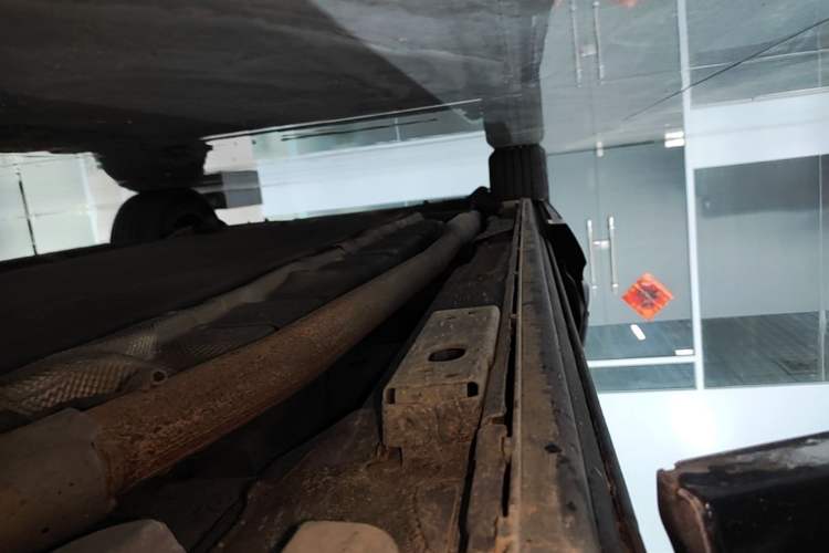Used Denza D9 2022 DM-i 970 Four-Wheel Drive Prestige Model Right Side Sill