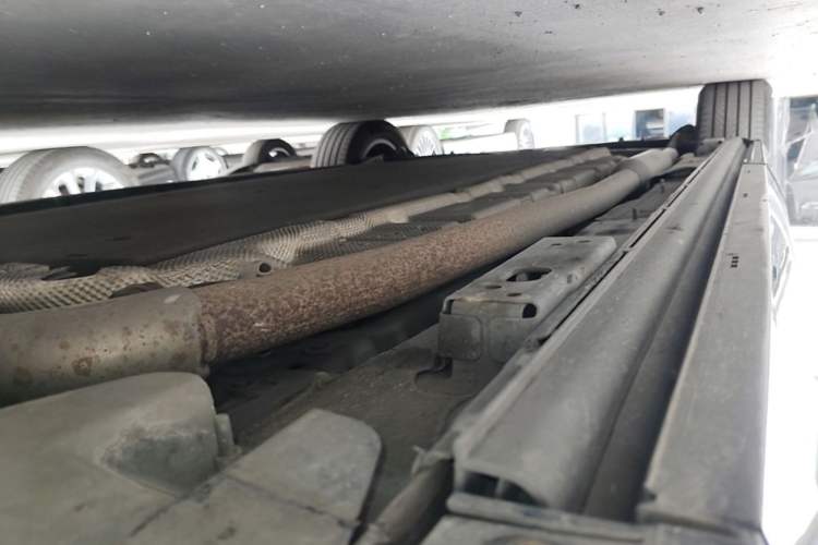 Used Denza D9 2022 DM-i 970 Four-Wheel Drive Flagship Model Right Side Sill