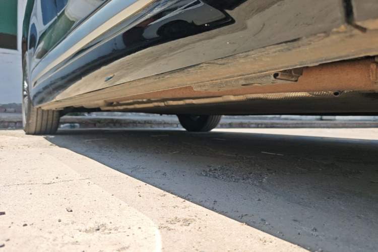 Used Denza D9 2022 DM-i 970 Four-Wheel Drive Flagship Model Right Side Sill