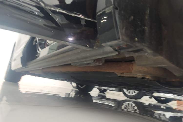 Used Denza D9 2022 DM-i 970 Four-Wheel Drive Flagship Model Right Side Sill