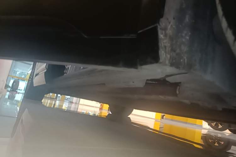 Used Denza D9 2022 DM-i 970 Four-Wheel Drive Flagship Model Right Side Sill