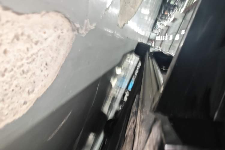 Used Denza D9 2022 EV 600 Four-Wheel Drive Flagship Model Right Side Sill