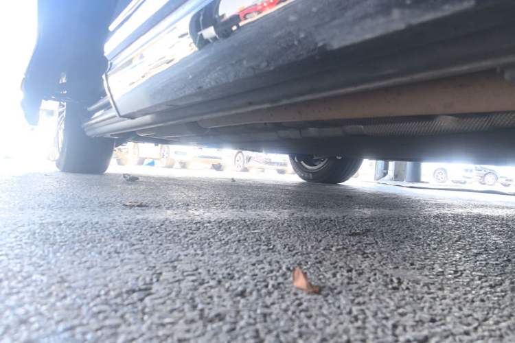 Used Denza D9 2022 DM-i 970 Four-Wheel Drive Flagship Model Right Side Sill