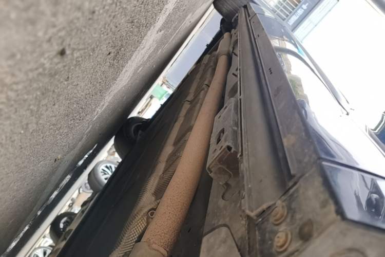 Used Denza D9 2022 DM-i 970 Four-Wheel Drive Prestige Model Right Side Sill