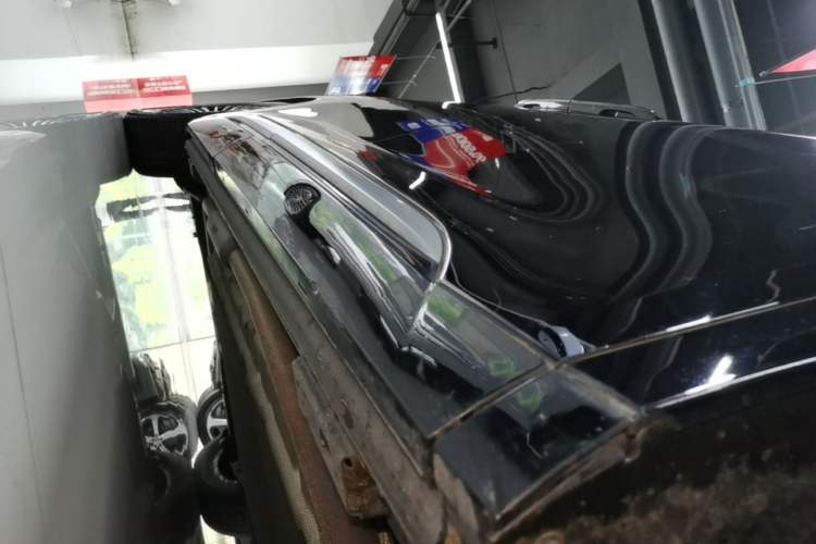 Used Denza D9 2022 DM-i 970 Four-Wheel Drive Flagship Model Right Side Sill