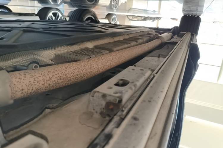 Used Denza D9 2022 DM-i 970 Four-Wheel Drive Flagship Model Right Side Sill