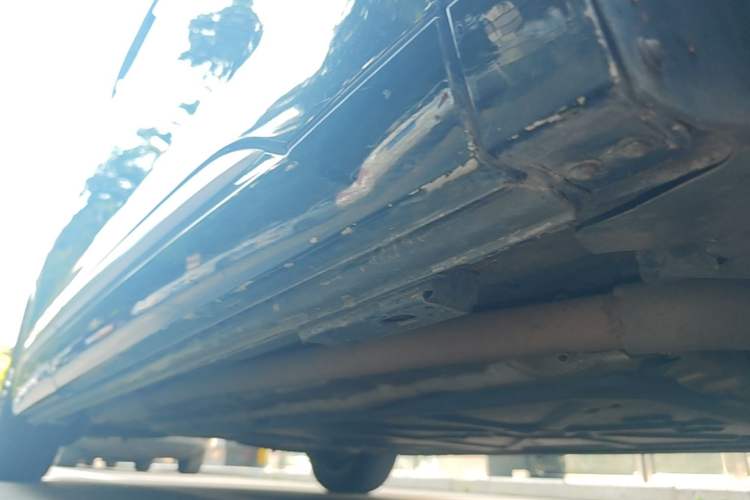 Used Denza D9 2022 DM-i 1040 Prestige Model Right Side Sill
