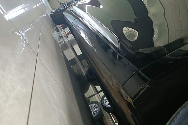 Used Denza D9 2022 DM-i 970 Four-Wheel Drive Flagship Model Right Side Sill