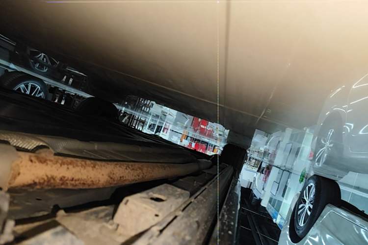 Used Denza D9 2022 DM-i 970 Four-Wheel Drive Prestige Model Right Side Sill