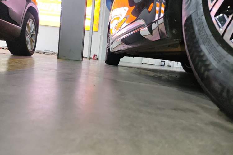 Used Denza D9 2022 DM-i 1040 Prestige Model Right Side Sill