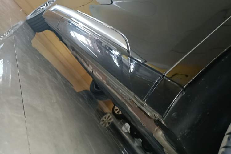 Used Denza D9 2022 DM-i 970 Four-Wheel Drive Flagship Model Right Side Sill