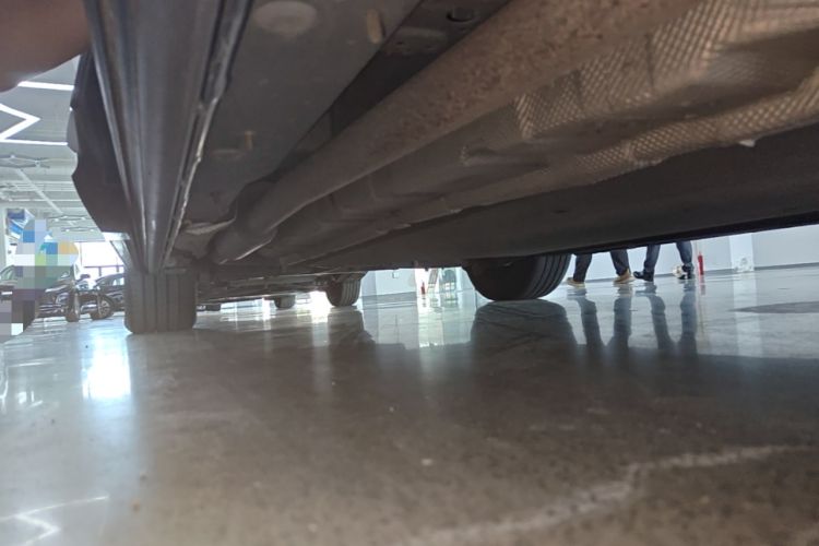Used Denza D9 2022 DM-i 970 Four-Wheel Drive Flagship Model Right Side Sill
