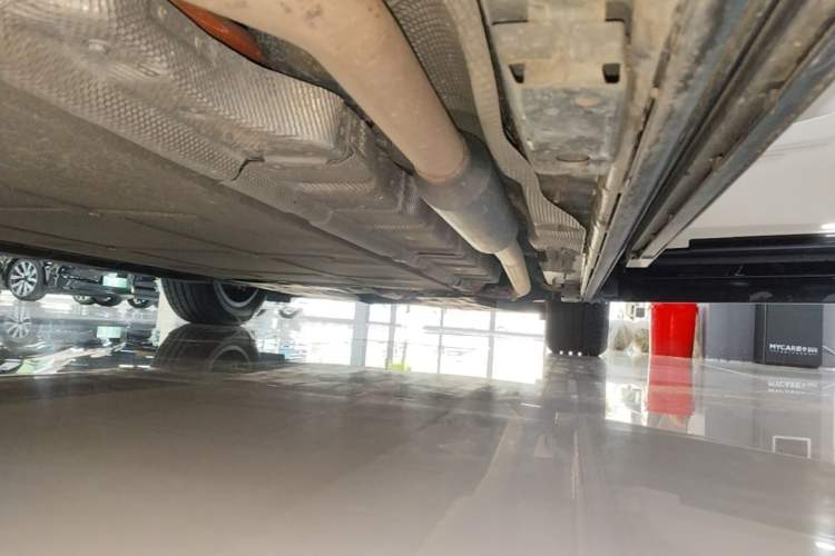 Used Denza D9 2022 DM-i 970 Four-Wheel Drive Prestige Model Right Side Sill