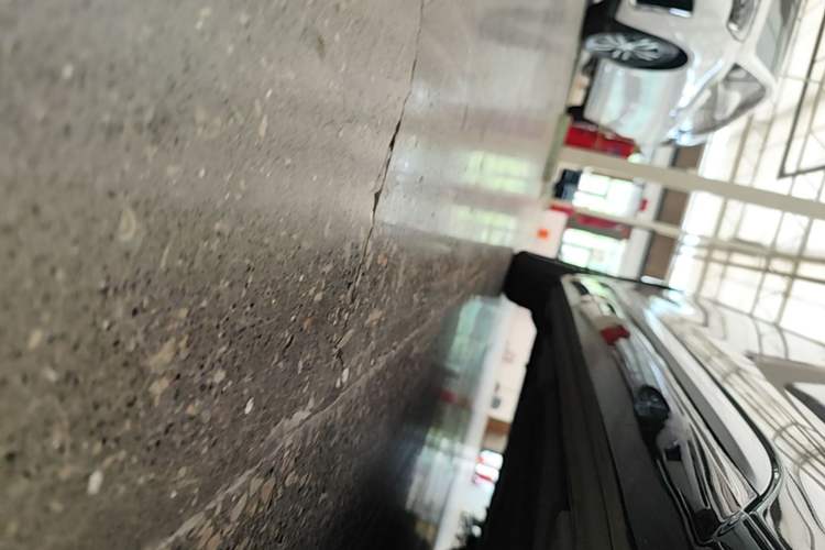 Used Denza D9 2022 DM-i 970 Four-Wheel Drive Prestige Model Right Side Sill