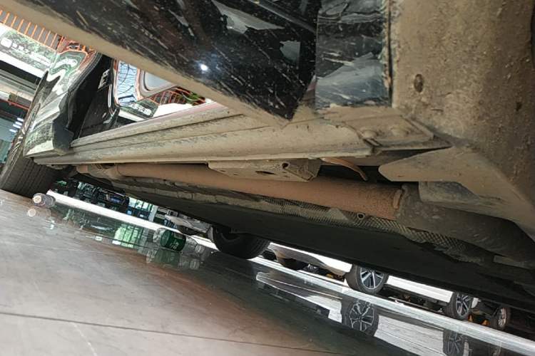 Used Denza D9 2022 DM-i 970 Four-Wheel Drive Flagship Model Right Side Sill