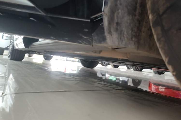 Used Denza D9 2022 DM-i 970 Four-Wheel Drive Prestige Model Right Side Sill