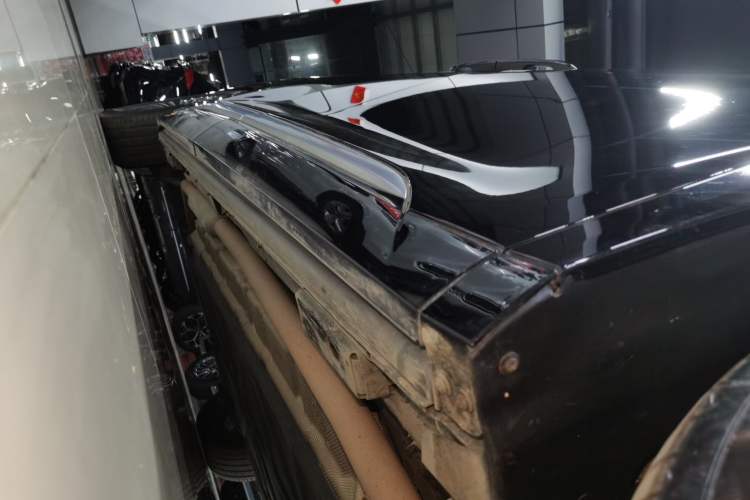 Used Denza D9 2022 DM-i 970 Four-Wheel Drive Flagship Model Right Side Sill
