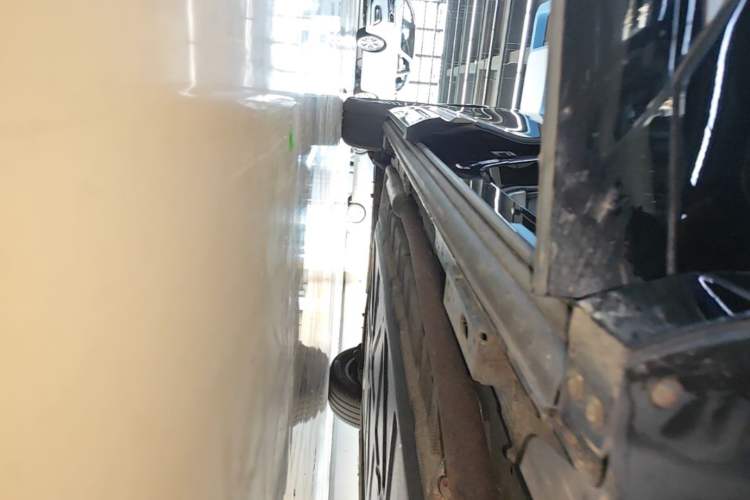 Used Denza D9 2022 DM-i 1040 Prestige Model Right Side Sill