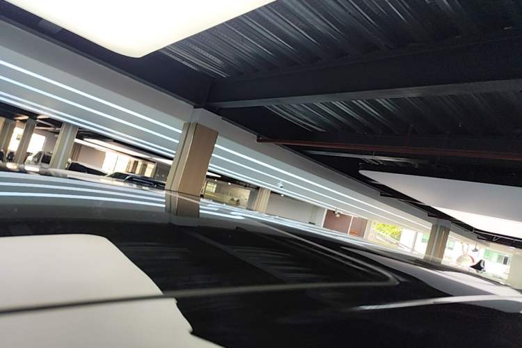 Used Denza D9 2022 DM-i 1040 Prestige Model Roof