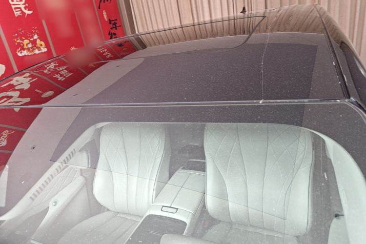 Used Denza D9 2022 DM-i 1040 Prestige Model Roof