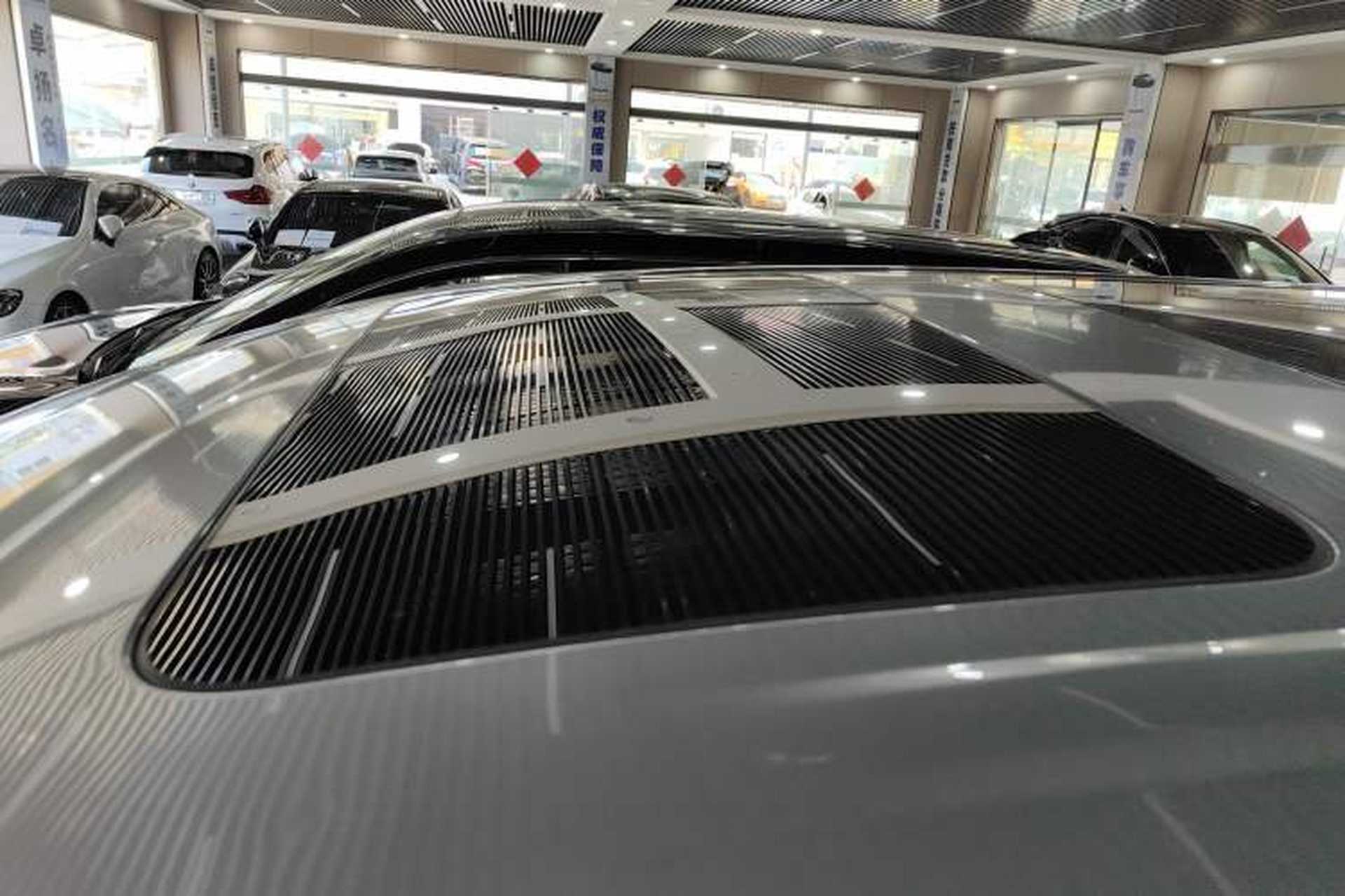 Used Denza D9 2022 DM-i 1040 Prestige Model Roof