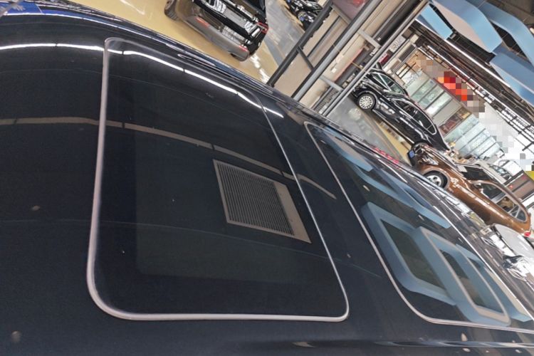 Used Denza D9 2022 DM-i 1040 Prestige Model Roof