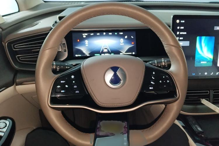 Used Denza D9 2022 DM-i 970 Four-Wheel Drive Flagship Model Steering Wheel