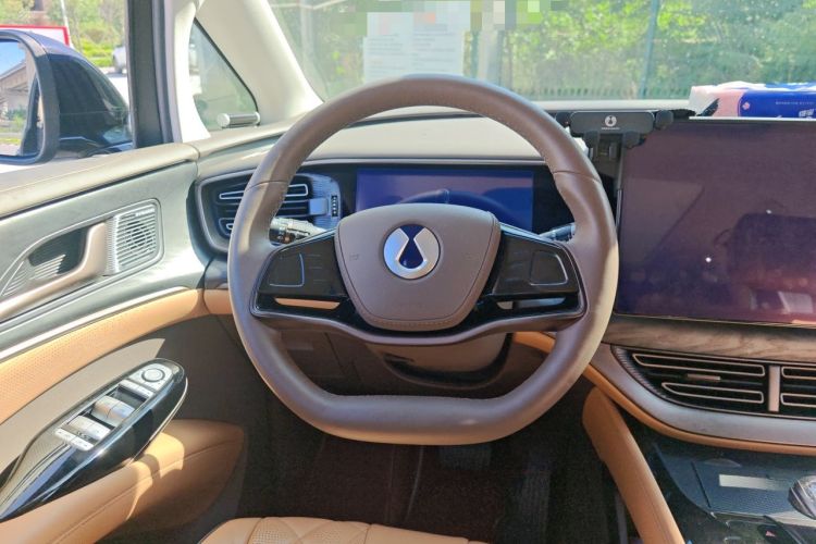 Used Denza D9 2022 DM-i 1040 Prestige Model Steering Wheel