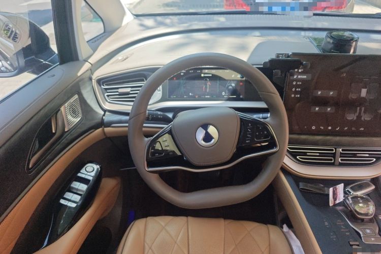 Used Denza D9 2022 DM-i 1040 Prestige Model Steering Wheel