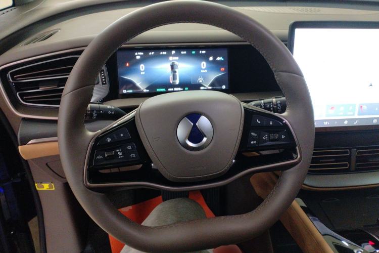 Used Denza D9 2022 DM-i 970 Four-Wheel Drive Flagship Model Steering Wheel