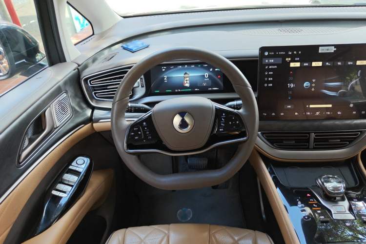 Used Denza D9 2022 EV 620 Prestige Model Steering Wheel