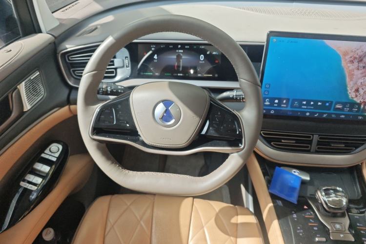 Used Denza D9 2022 DM-i 970 Four-Wheel Drive Prestige Model Steering Wheel