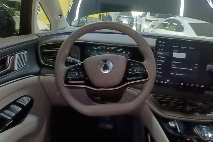 Used Denza D9 2022 DM-i 970 Four-Wheel Drive Flagship Model Steering Wheel