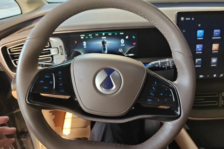 Used Denza D9 2022 EV 600 Four-Wheel Drive Flagship Model Steering Wheel