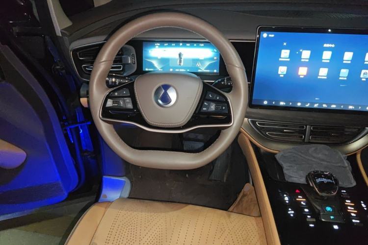 Used Denza D9 2022 DM-i 970 Four-Wheel Drive Prestige Model Steering Wheel