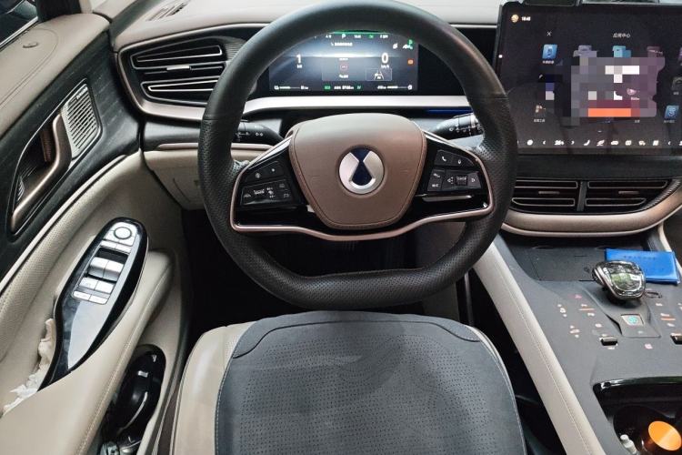 Used Denza D9 2022 DM-i 970 Four-Wheel Drive Flagship Model Steering Wheel
