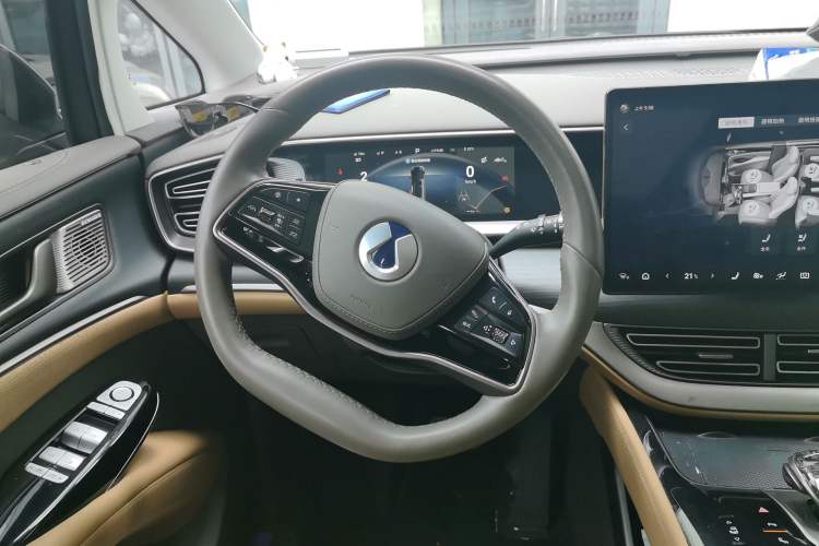 Used Denza D9 2022 DM-i 970 Four-Wheel Drive Prestige Model Steering Wheel