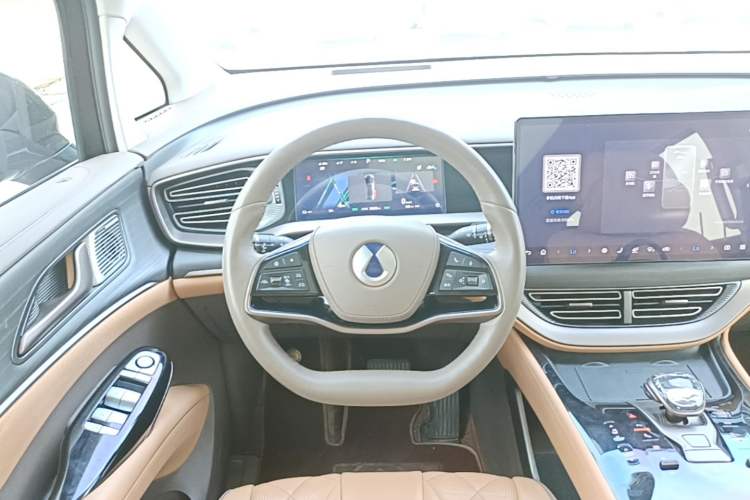 Used Denza D9 2022 DM-i 970 Four-Wheel Drive Prestige Model Steering Wheel