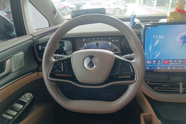 Used Denza D9 2022 DM-i 970 Four-Wheel Drive Flagship Model Steering Wheel