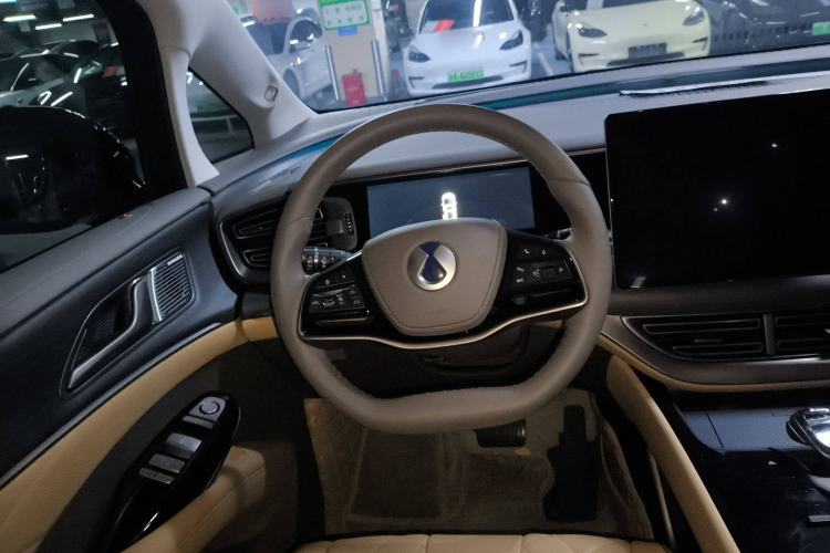 Used Denza D9 2022 EV 600 Four-Wheel Drive Prestige Model Steering Wheel