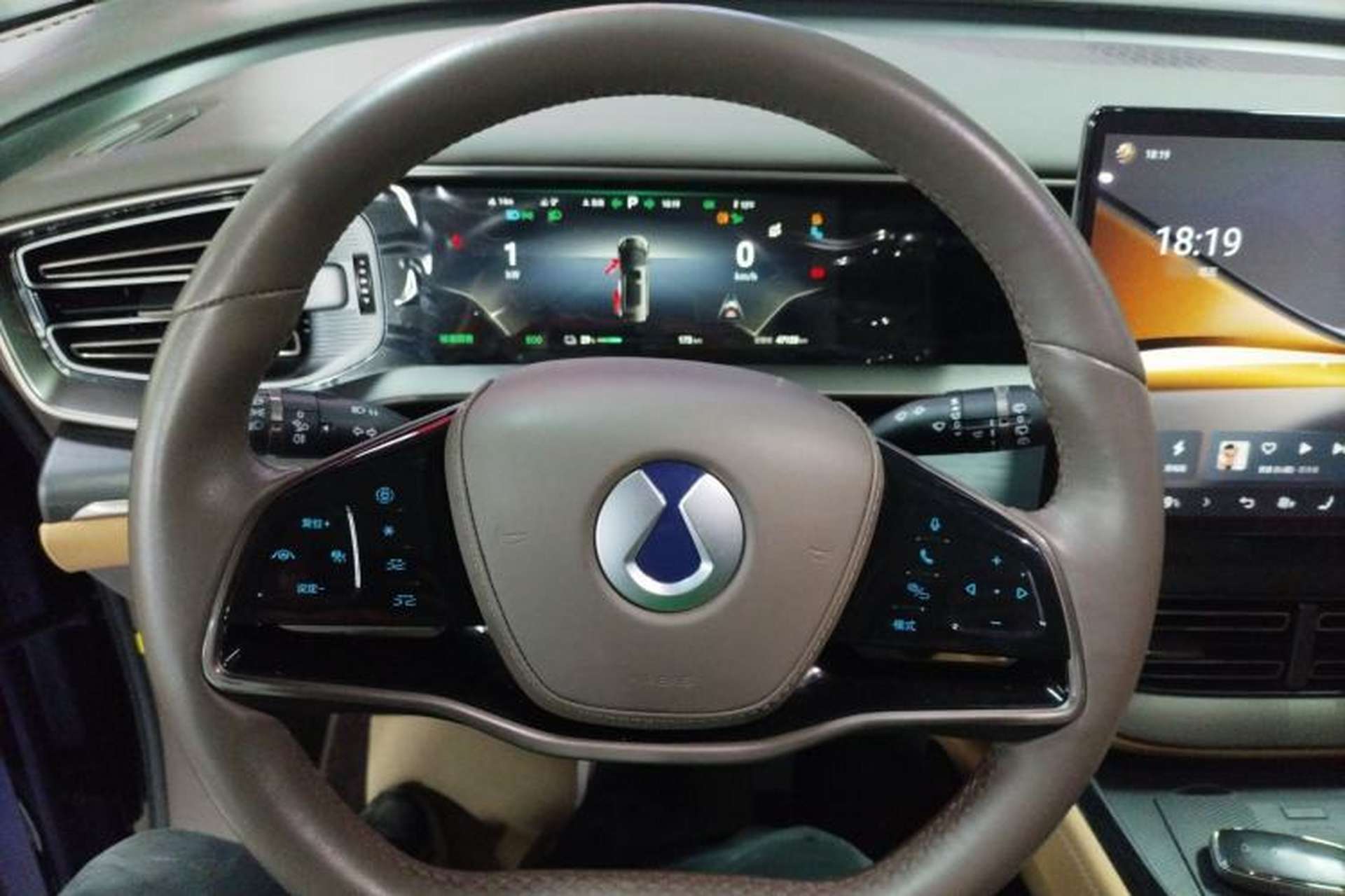 Used Denza D9 2022 EV 600 Four-Wheel Drive Prestige Model Steering Wheel