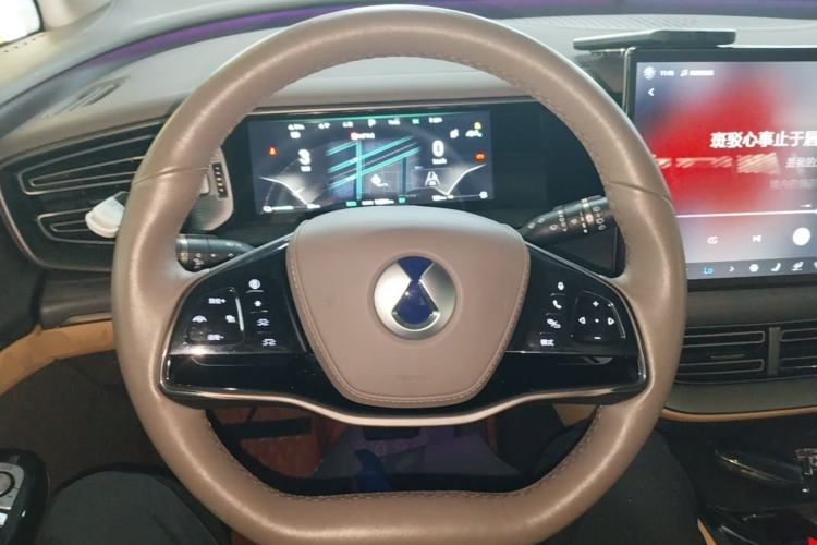 Used Denza D9 2022 DM-i 970 Four-Wheel Drive Flagship Model Steering Wheel