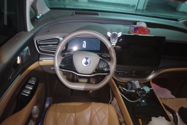 Used Denza D9 2022 DM-i 970 Four-Wheel Drive Prestige Model Steering Wheel