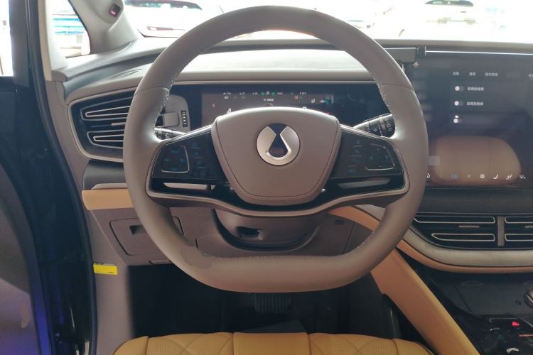 Used Denza D9 2022 DM-i 970 Four-Wheel Drive Flagship Model Steering Wheel